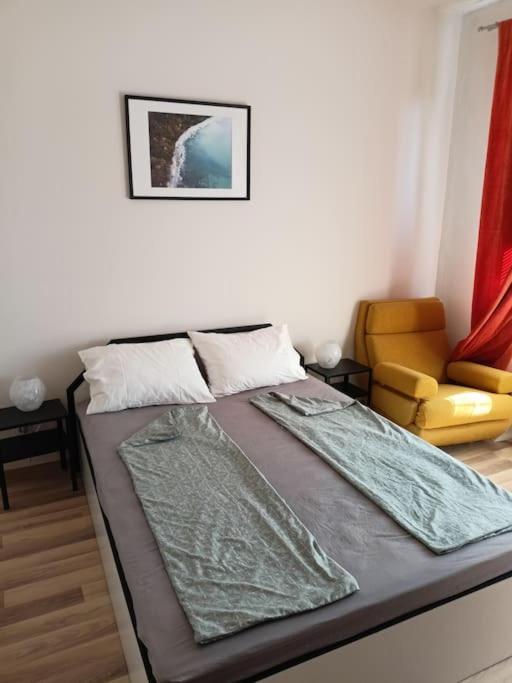 Ferienwohnung Welcome To Daisy Sunny Place! Warna Exterior foto